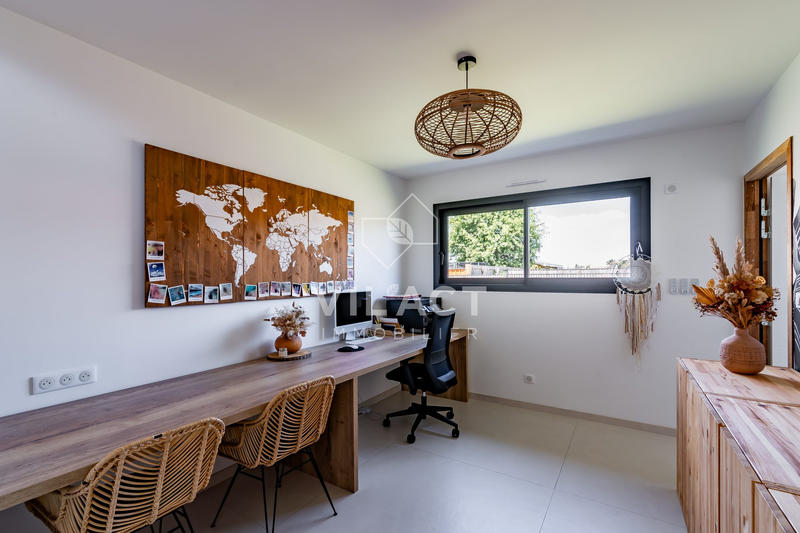 Maison contemporaine - 210 m² - 7 pièces