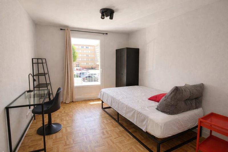 Appartement - 65 m² - 5 pièces