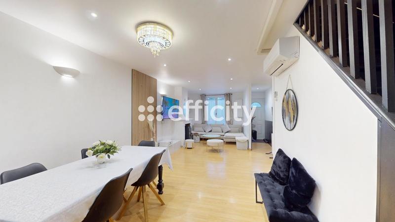 Maison - 94 m² - 5 pièces