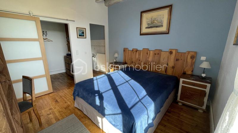 Propriété - 219 m² - 7 pièces