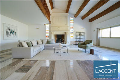 Maison - 435 m² - 8 pièces