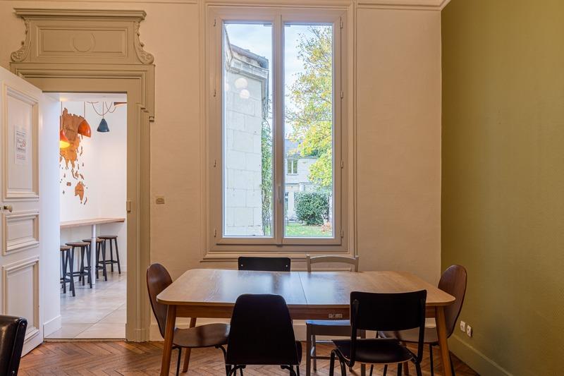 Maison - 328 m² - 15 pièces