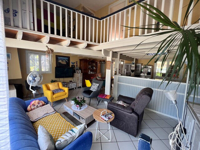 Local d'activité / Entrepôt - 145 m² - 6 pièces