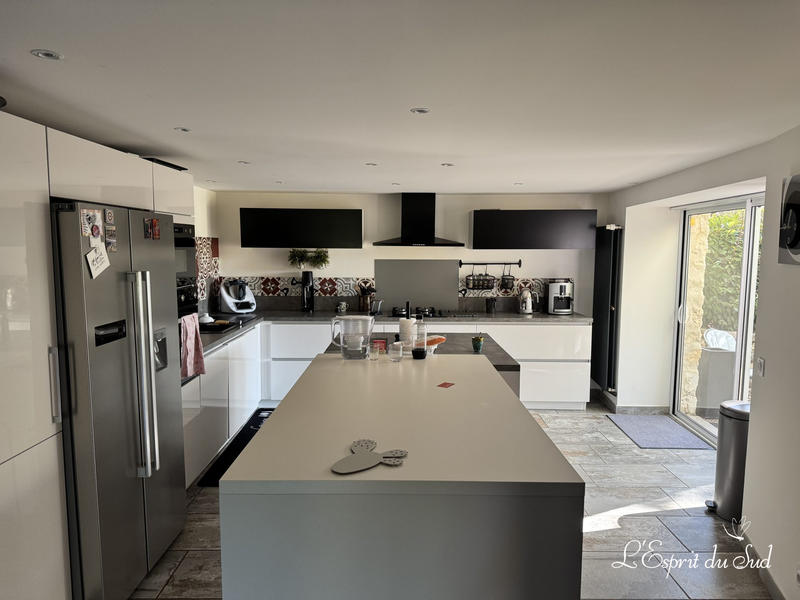 Maison - 455 m² - 13 pièces