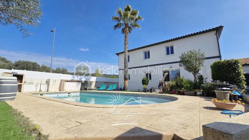 Villa - 180 m² - 6 pièces