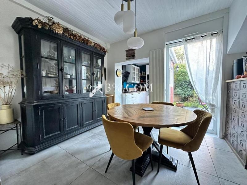 Maison - 100 m² - 6 pièces