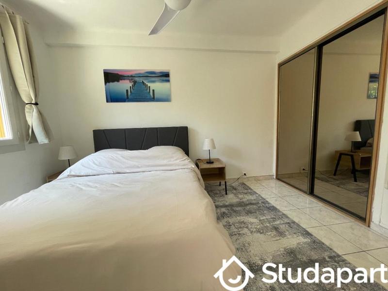 Chambre - 11 m² - 1 pièce