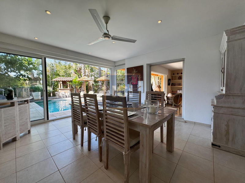 Villa - 181 m² - 4 pièces