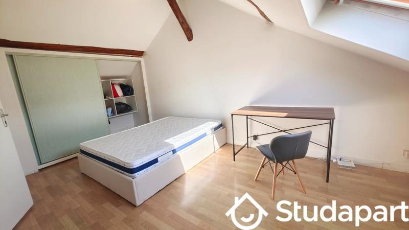 Chambre - 14 m² - 1 pièce