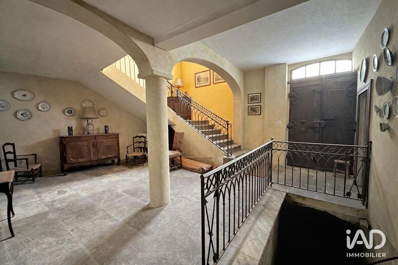 Maison - 690 m² - 17 pièces