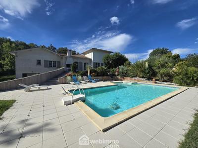 Maison - 160 m² - 5 pièces