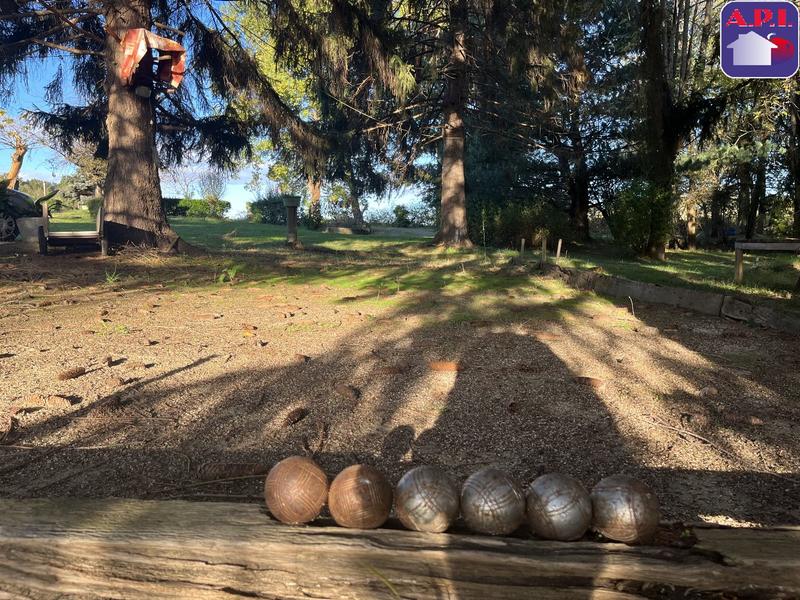 Maison - 230 m² - 7 pièces