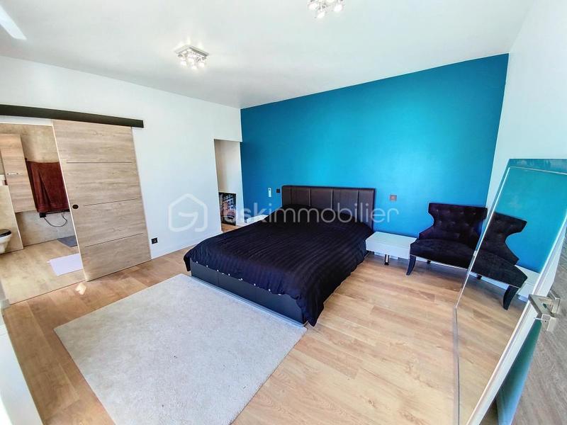 Villa - 245 m² - 6 pièces