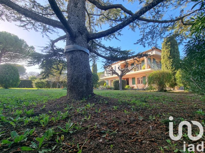 Maison - 210 m² - 7 pièces