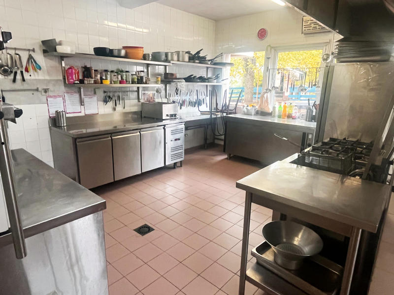 Maison - 642 m² - 30 pièces