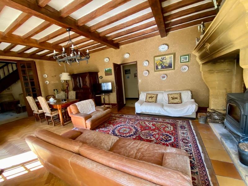 Propriété - 245 m² - 6 pièces