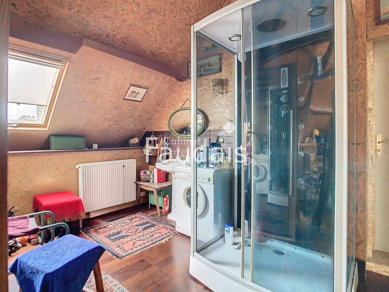 Maison - 250 m² - 8 pièces