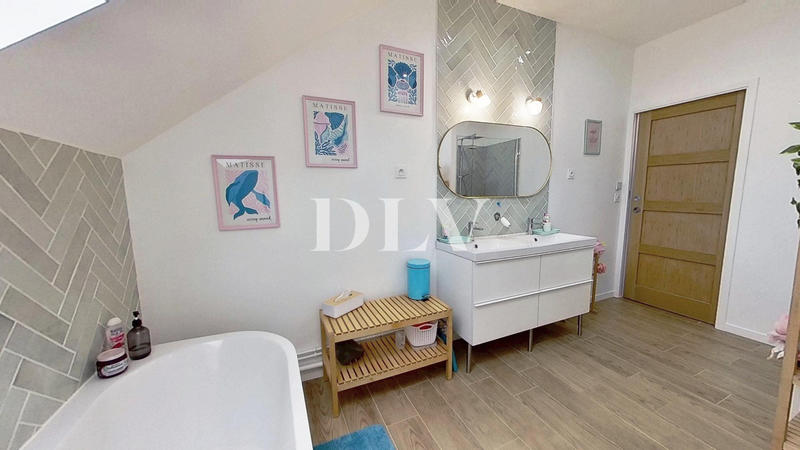 Maison ancienne - 197 m² - 7 pièces