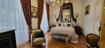 Maison - 200 m² - 8 pièces