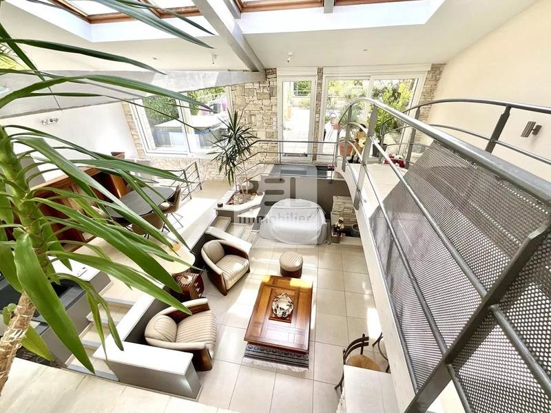 Maison - 105 m² - 4 pièces