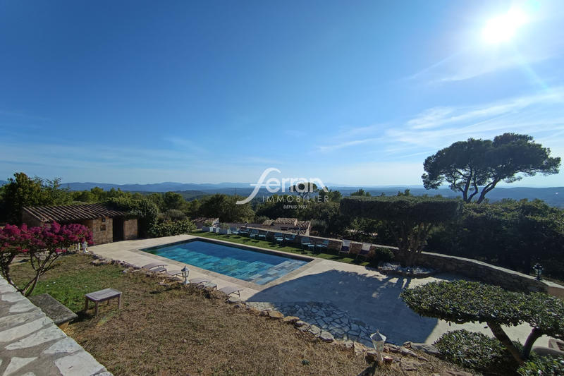 Maison - 262 m² - 6 pièces