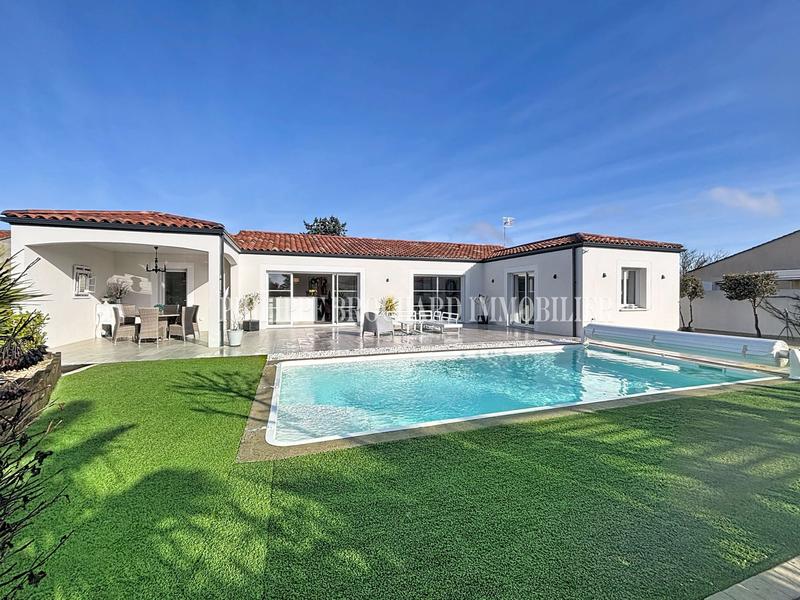 Maison contemporaine - 148 m² - 7 pièces