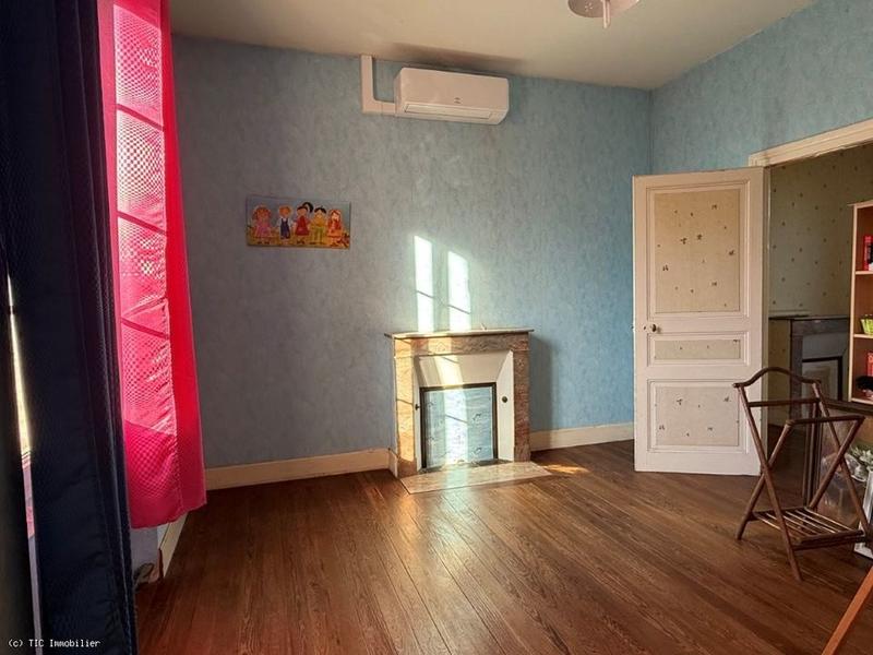 Propriété - 220 m² - 10 pièces