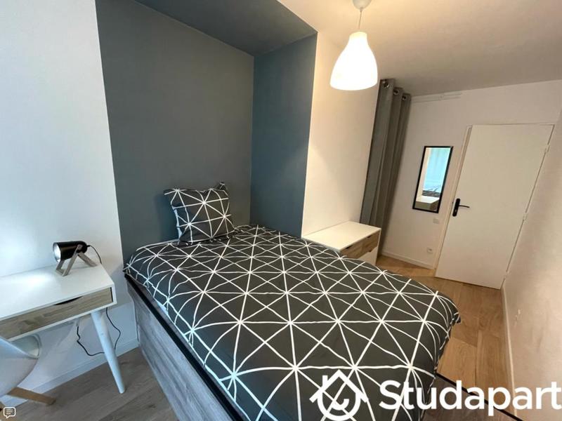 Chambre - 13 m² - 1 pièce