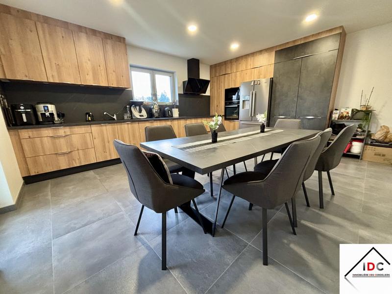 Maison - 130 m² - 5 pièces