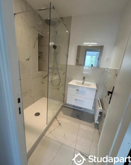 Chambre - 11 m² - 1 pièce