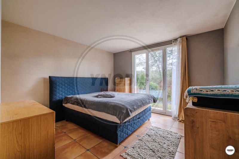 Maison - 212 m² - 8 pièces