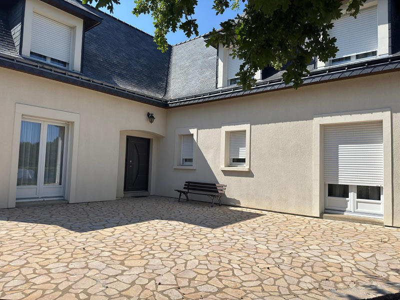 Maison - 200 m² - 8 pièces
