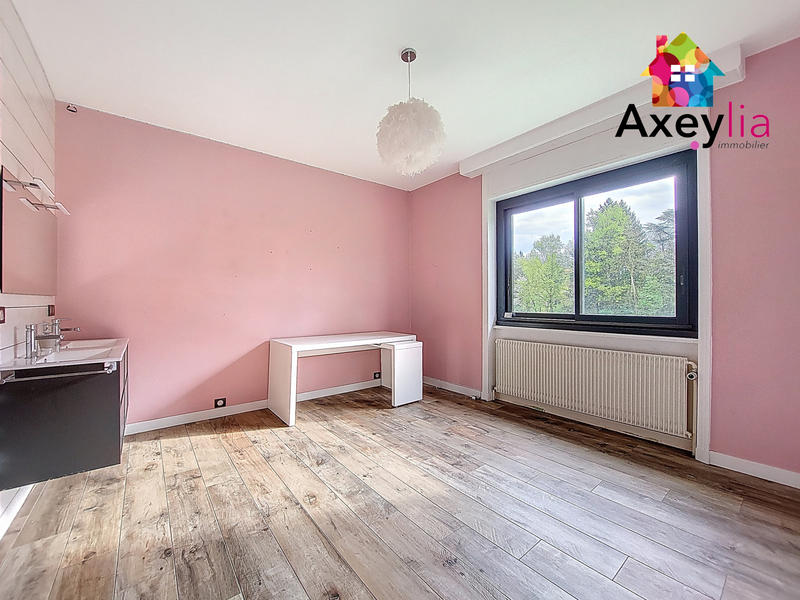 Maison - 240 m² - 10 pièces