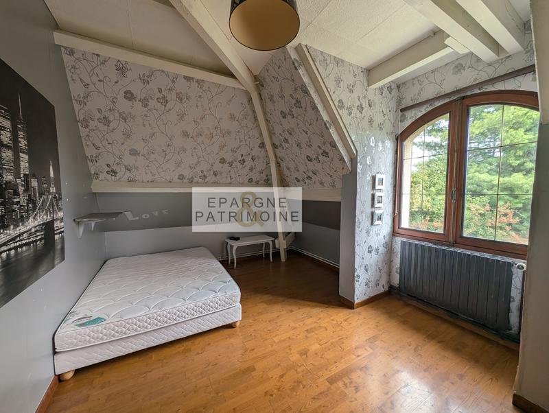 Maison traditionnelle - 203 m² - 9 pièces