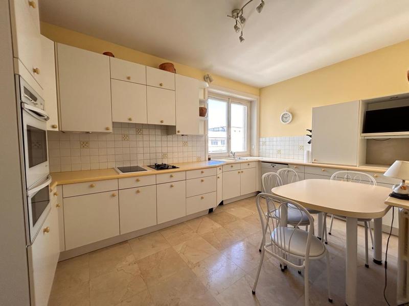 Appartement - 193 m² - 5 pièces