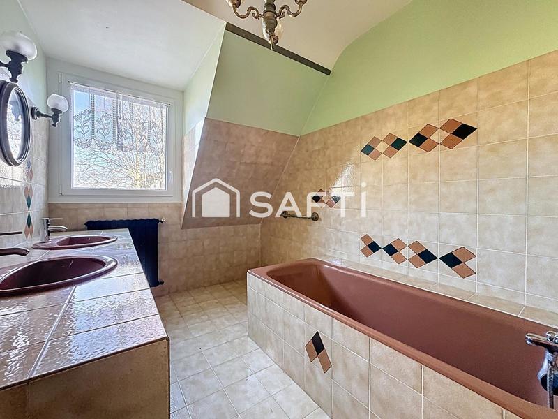 Maison - 160 m² - 9 pièces