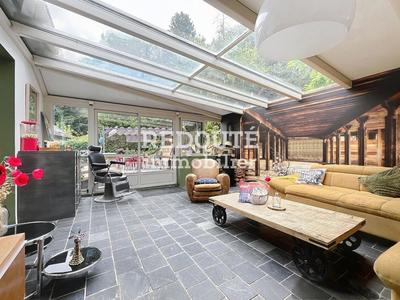 Maison - 220 m² - 6 pièces