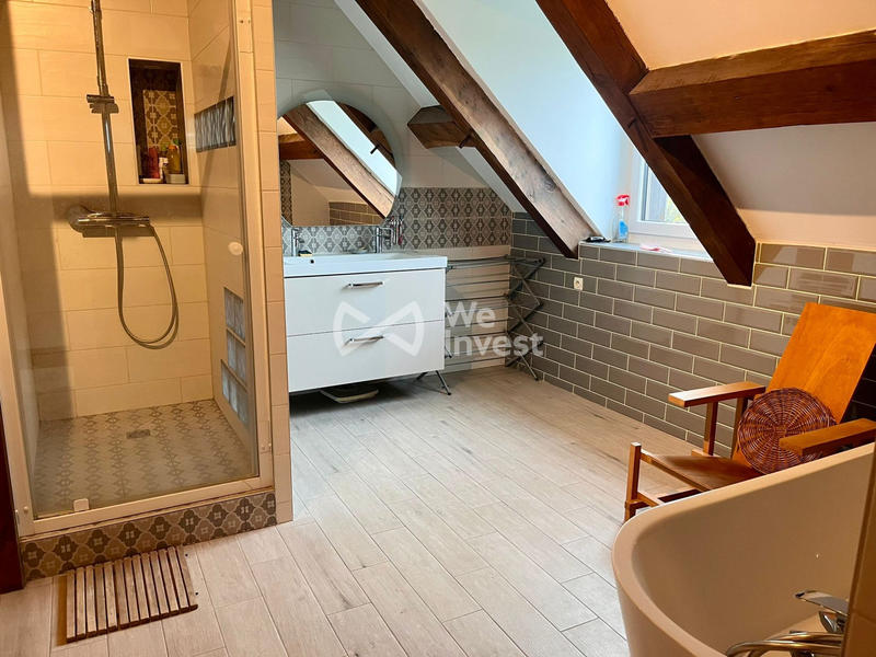 Maison - 180 m² - 8 pièces