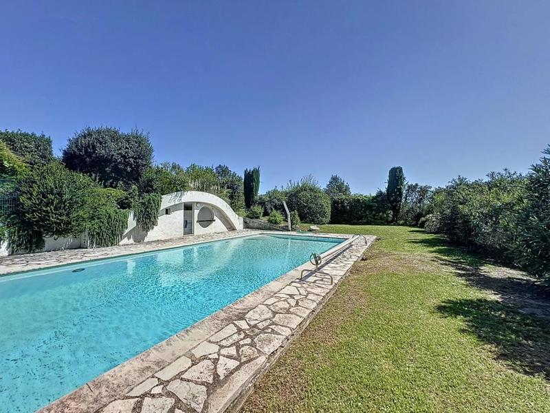 Villa - 180 m² - 5 pièces