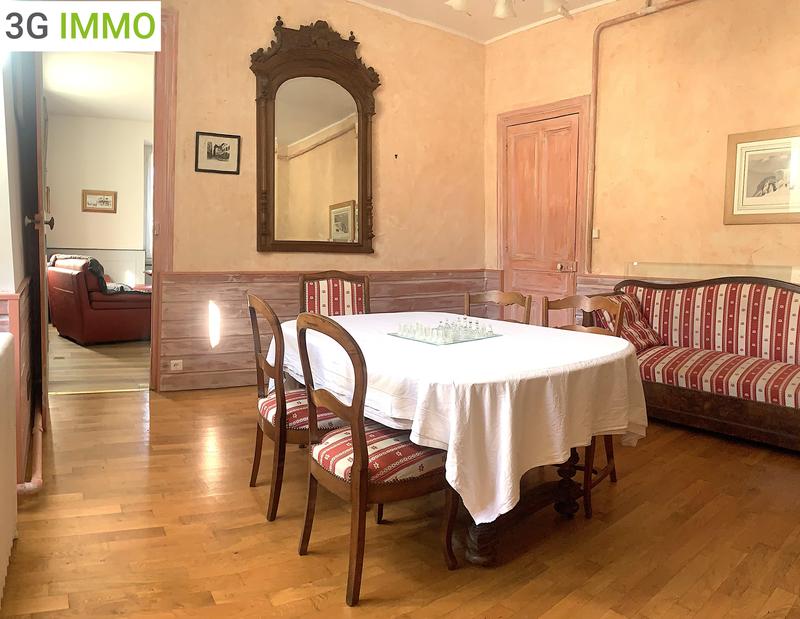 Demeure - 190 m² - 10 pièces