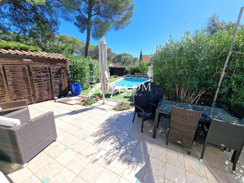 Maison - 96 m² - 5 pièces