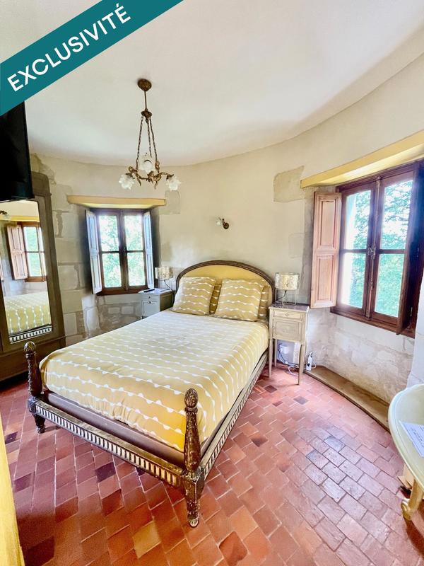 Maison - 180 m² - 8 pièces