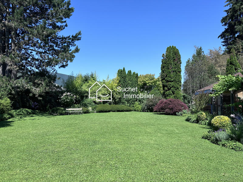 Maison - 200 m² - 9 pièces