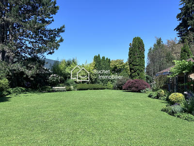 Maison - 200 m² - 9 pièces