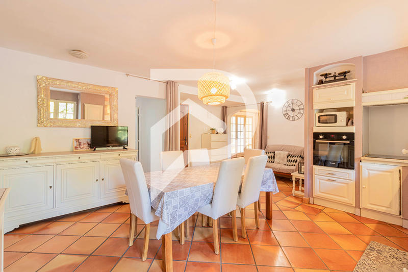 Maison - 363 m² - 6 pièces