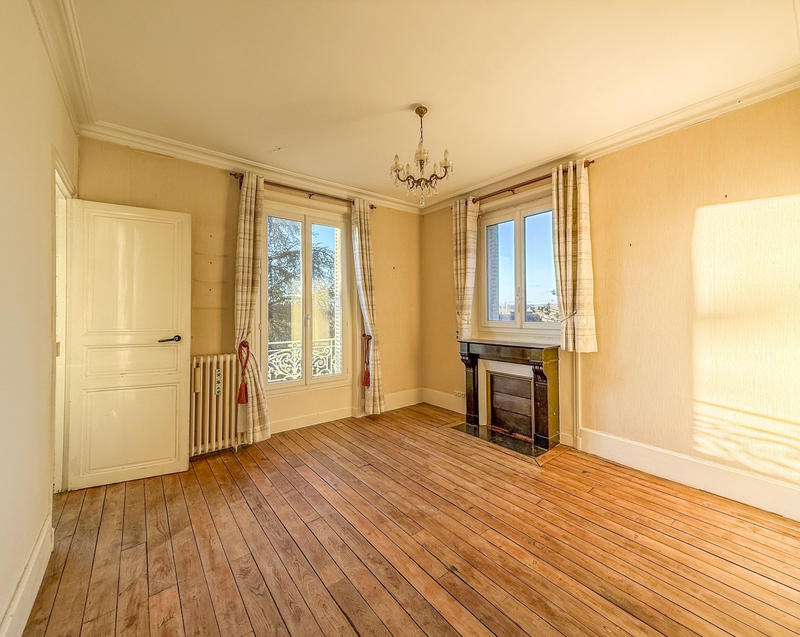 Maison - 198 m² - 7 pièces