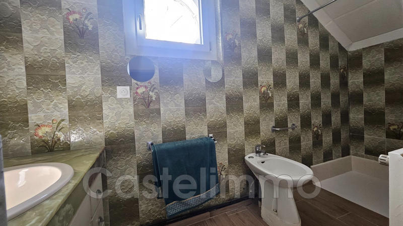 Villa - 230 m² - 6 pièces