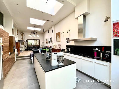 Duplex - 195 m² - 6 pièces