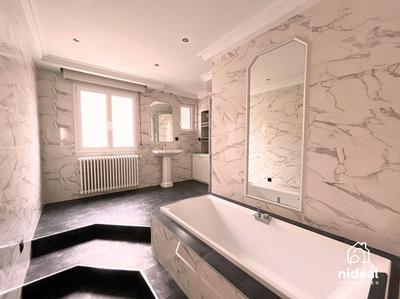 Appartement - 99 m² - 4 pièces