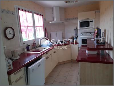 Maison - 215 m² - 10 pièces